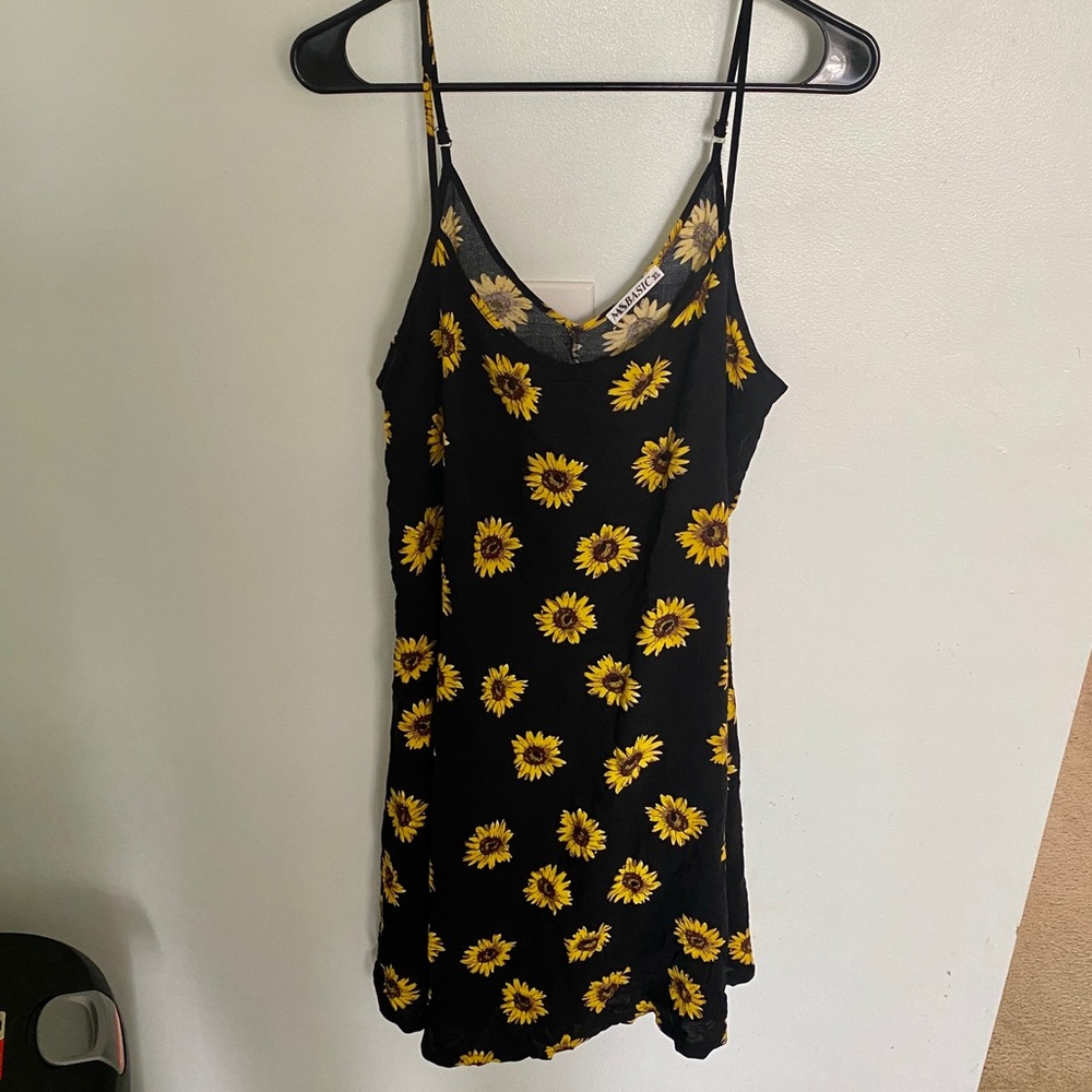 Sunflower dress NWOT